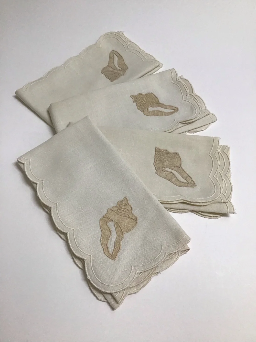 Linen Dinner Napkins Ivory w/Shell Embroidery SET OF 4 Scallop Edge Tropical FL